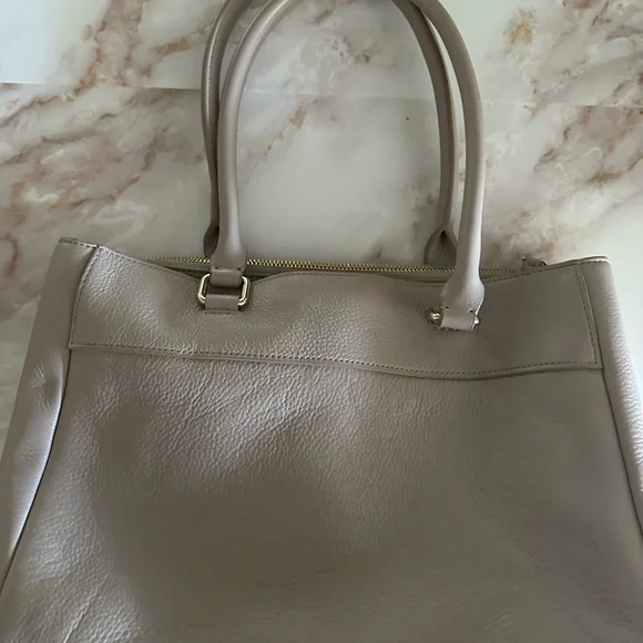 ♠️Kate Spade♠️ bow shoulder bag/tote in beautiful taupe RN0102760 - Picture 6 of 16